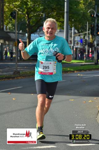 Bild: Thomas Huth mit Bestzeit beim 21. Marathonlauf in Köln 2017